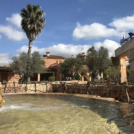 Es Gallicant Farm stay *